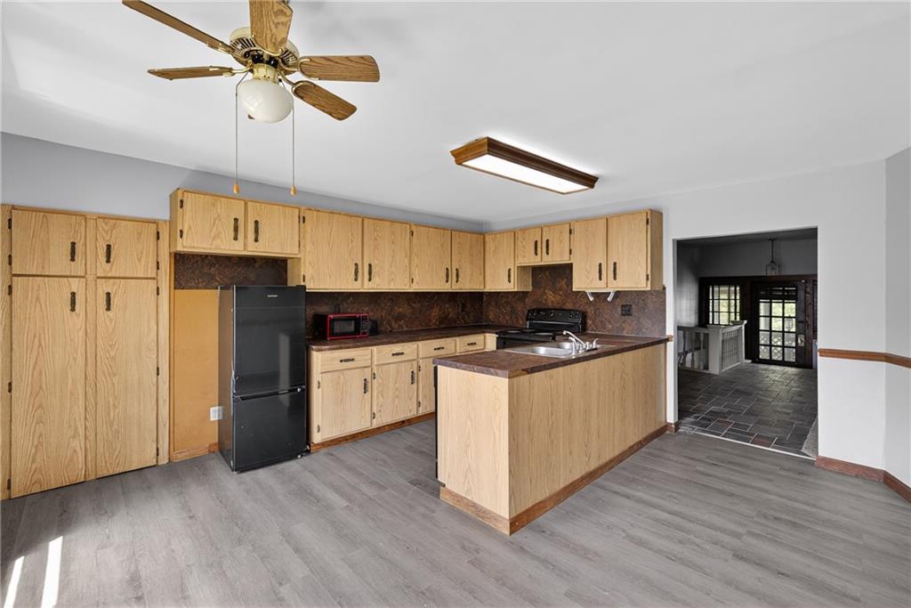 24 Shady Avenue Burgettstown, PA 15021 - Photo 43 of 50 3 level apartment full kitchen.