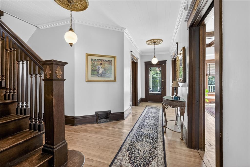 24 Shady Avenue Burgettstown, PA 15021 - Photo 5 of 50 Spacious foyer.