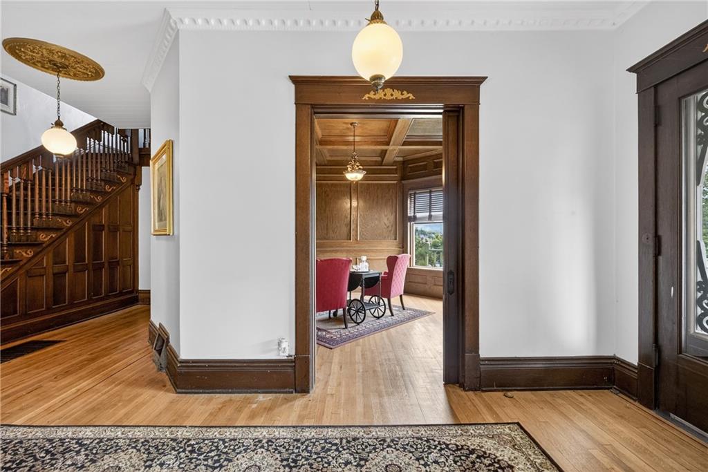 24 Shady Avenue Burgettstown, PA 15021 - Photo 7 of 50 Large and open entryway.