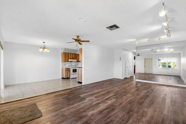 $239,500 | 3454 Americo Drive, West Palm Beach, FL 33417