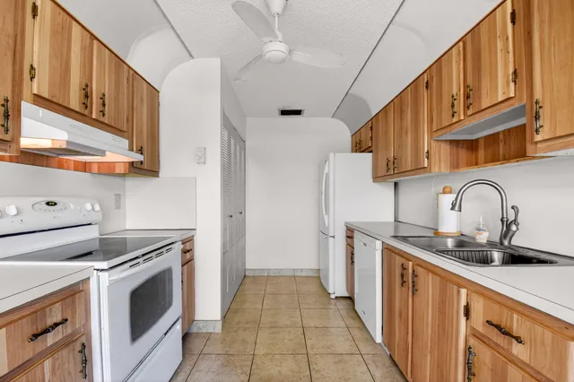 $239,500 | 3454 Americo Drive, West Palm Beach, FL 33417