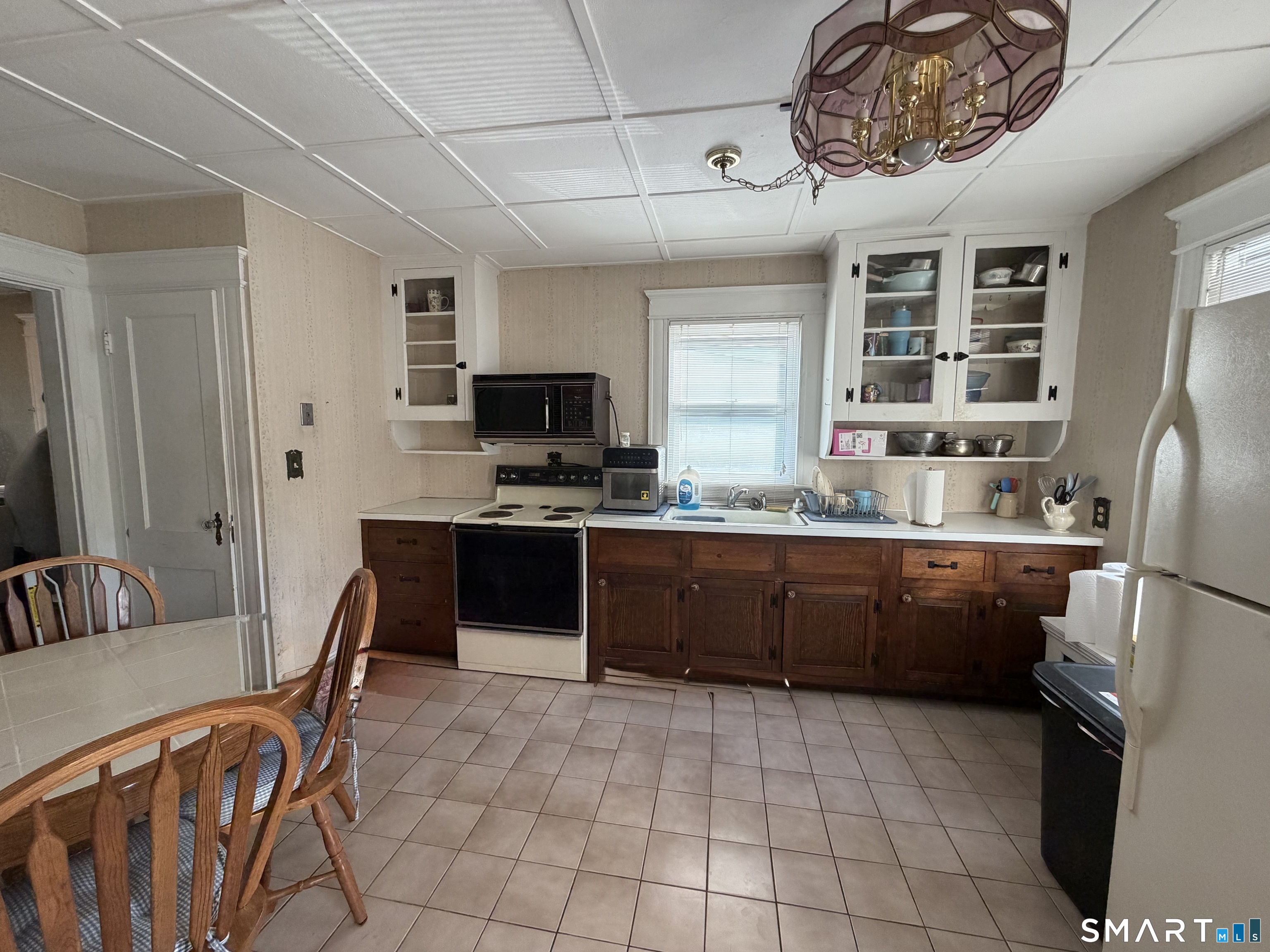 48 Elk Avenue Waterbury, CT 06708 - Photo 8 of 18