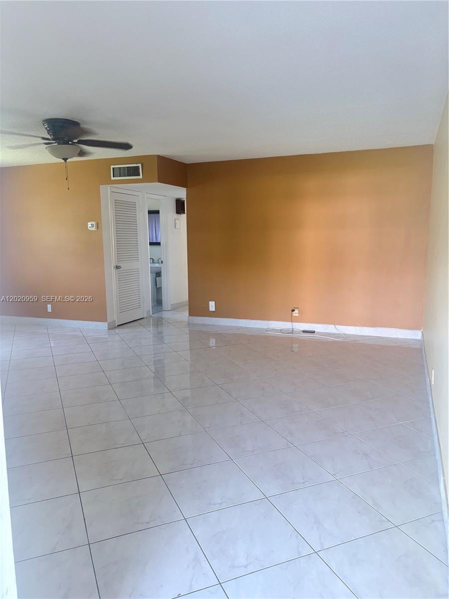 5300 Washington Street, Unit R101 Hollywood, FL 33021 - Photo 5 of 19