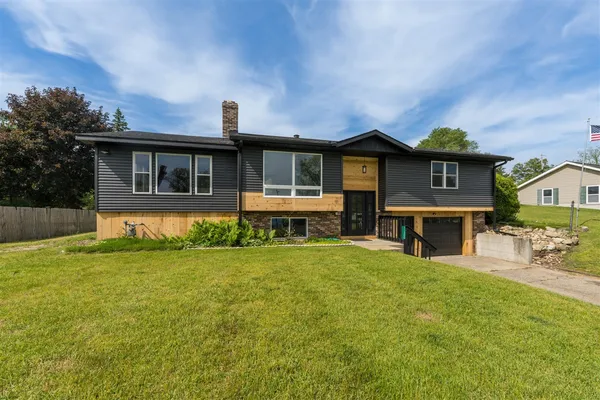 $349,900 | 11300 Elizabeth Drive, Three Rivers, MI 49093