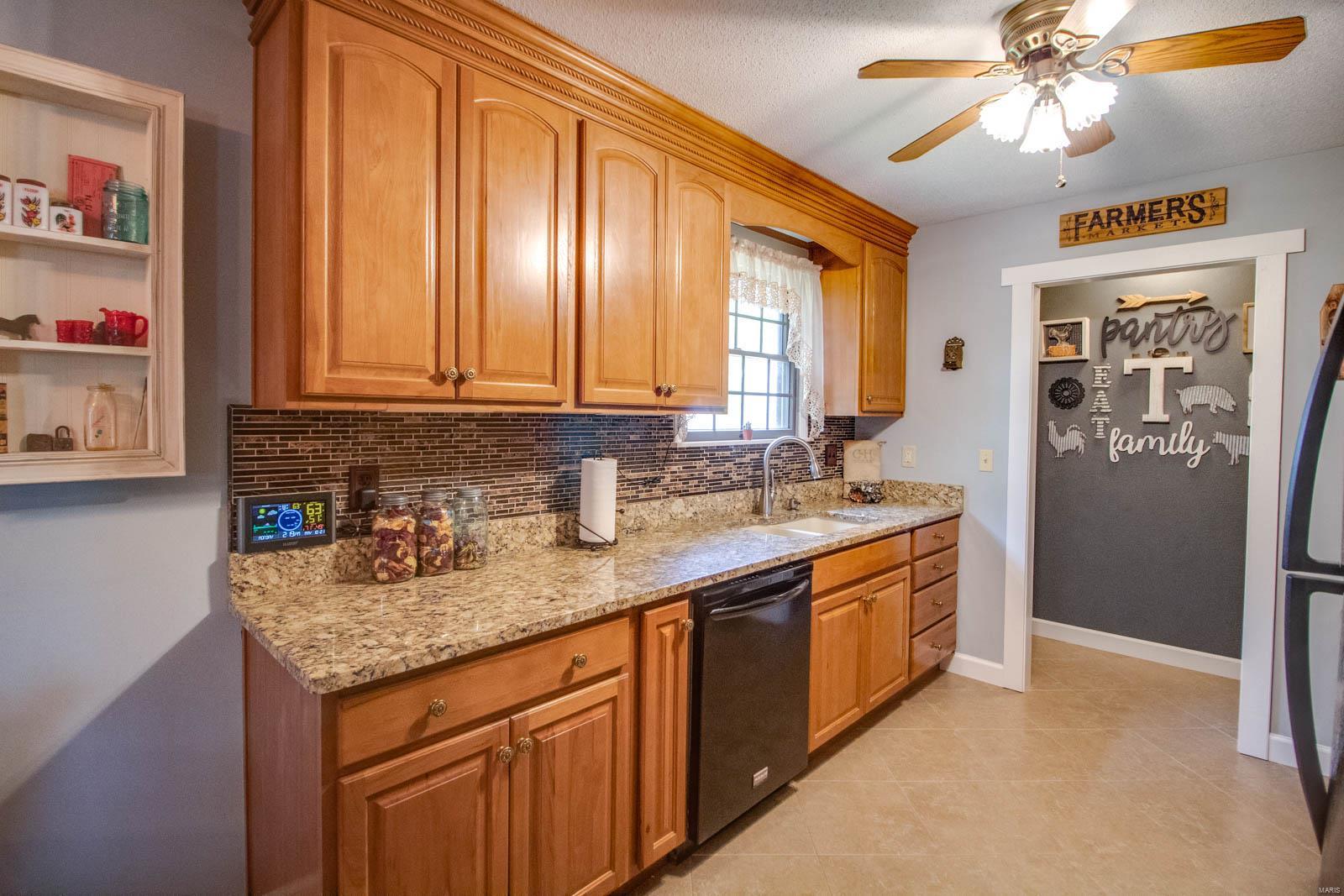 110 Springer Drive Godfrey, IL 62035 - Photo 12 of 34 Gallery Image 12