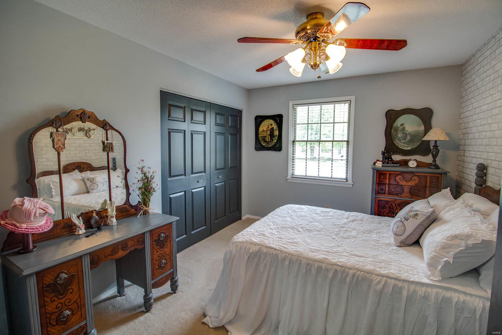 110 Springer Drive Godfrey, IL 62035 - Photo 17 of 34 Gallery Image 17