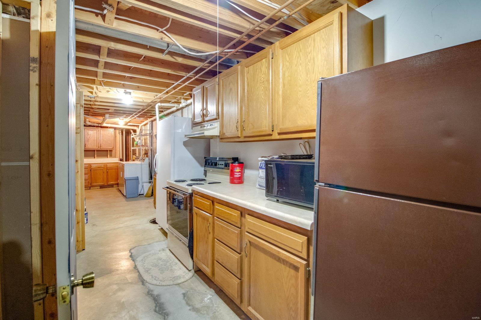 110 Springer Drive Godfrey, IL 62035 - Photo 30 of 34 Gallery Image 30