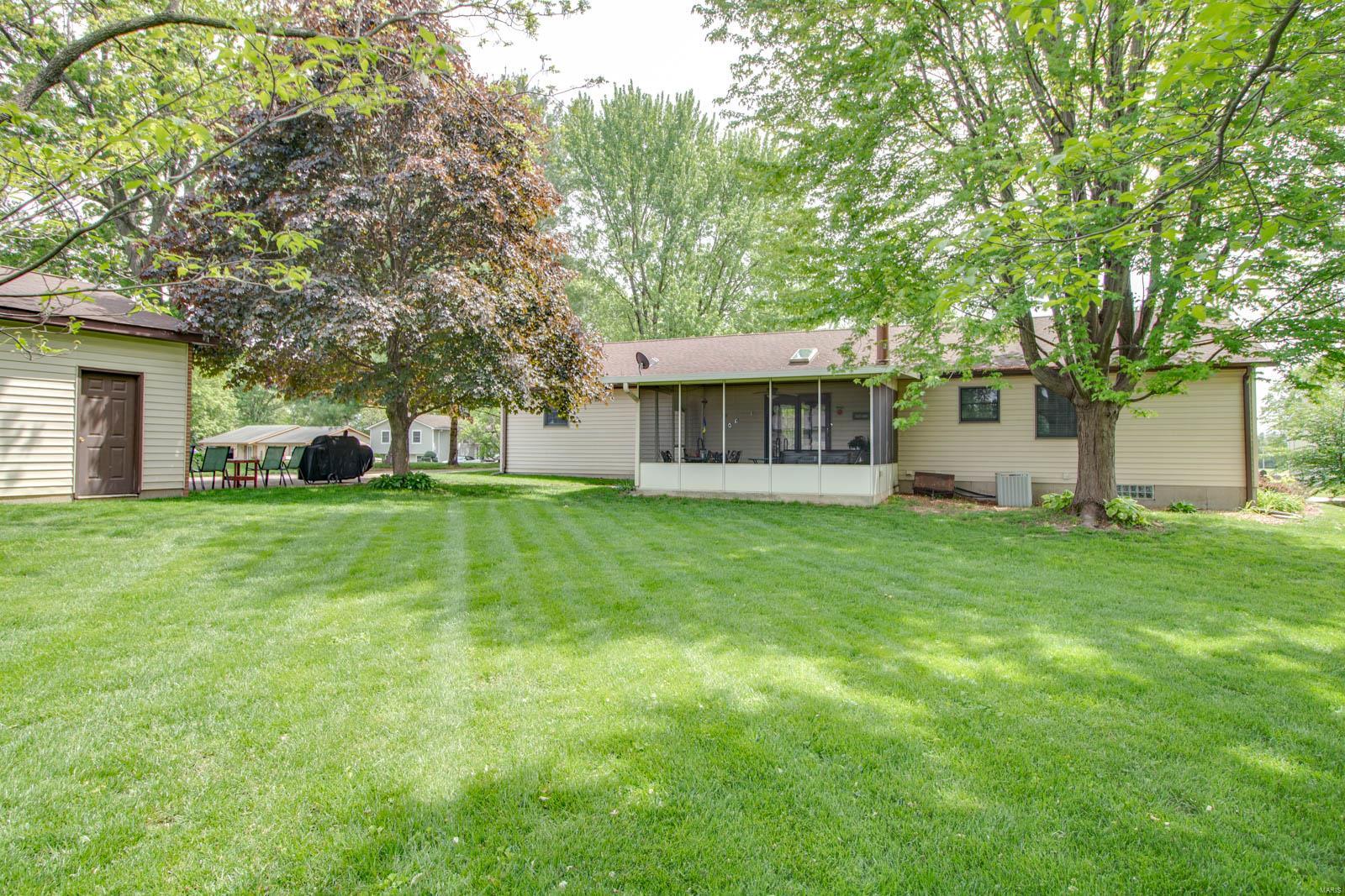 110 Springer Drive Godfrey, IL 62035 - Photo 34 of 34 Gallery Image 34