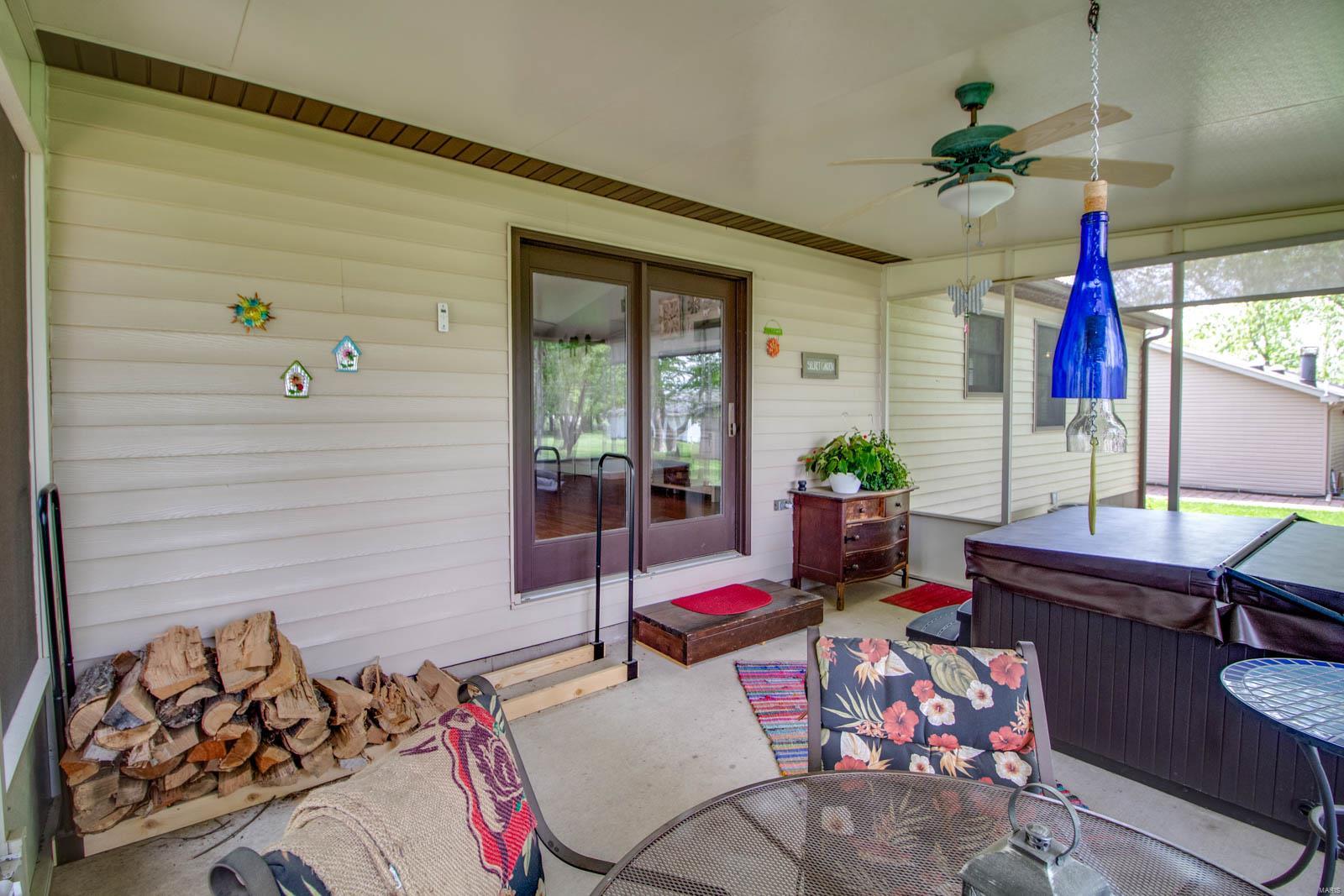 110 Springer Drive Godfrey, IL 62035 - Photo 9 of 34 Gallery Image 9