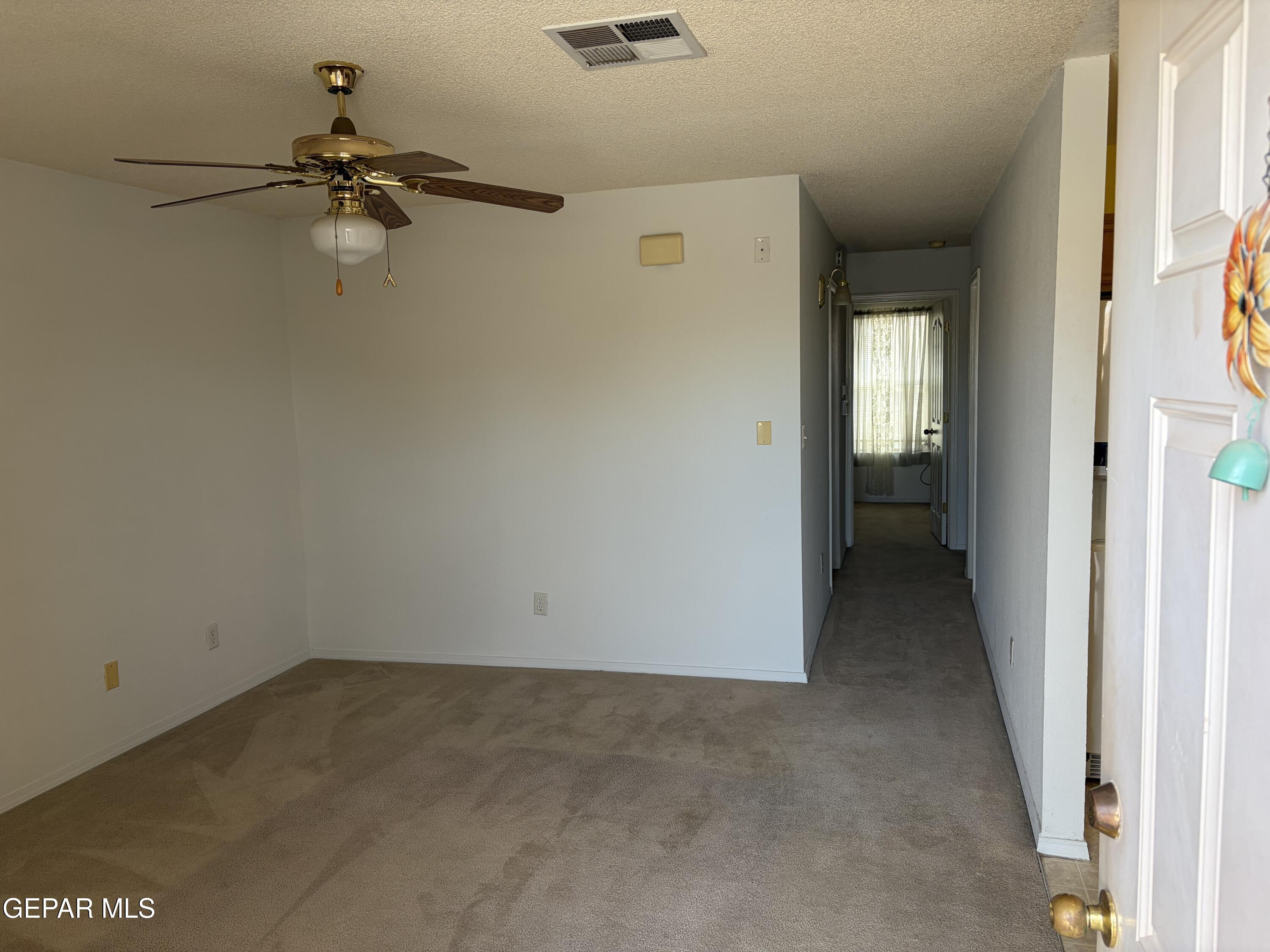10735 Thunder Road El Paso, TX 79927 - Photo 2 of 32 an empty room