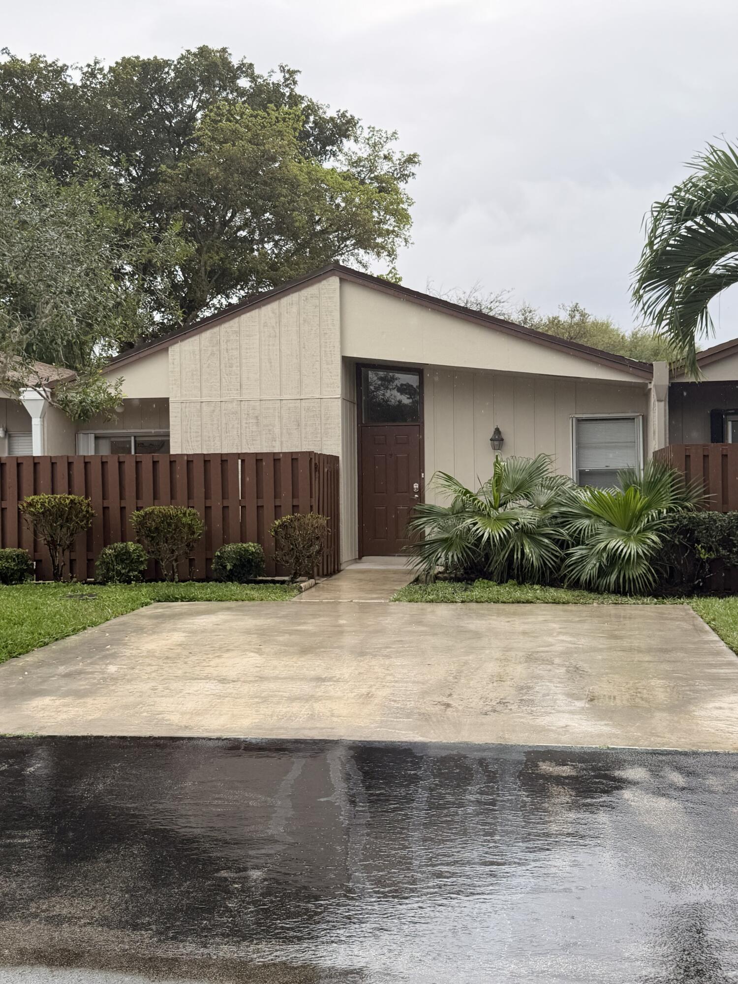 22306 Timberly Drive Boca Raton, FL 33428 - Photo 2 of 35 IMG_0112