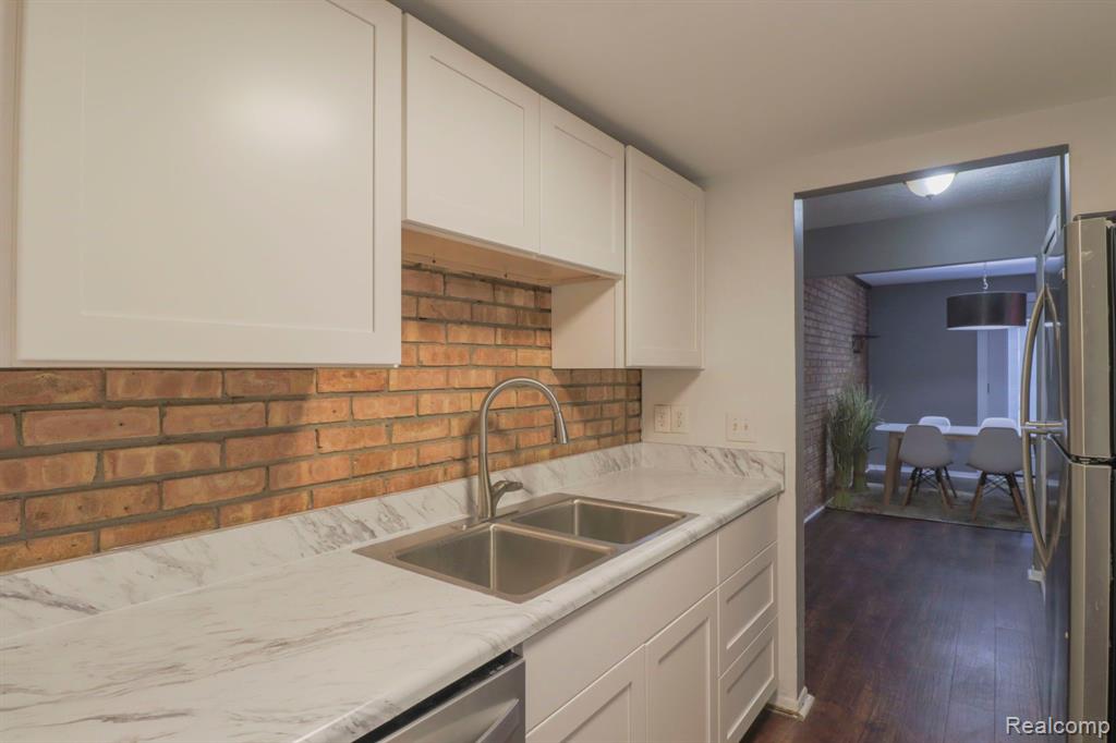 2230 West 14 Mile Road, Unit 26 Royal Oak, MI 48073 - Photo 9 of 23