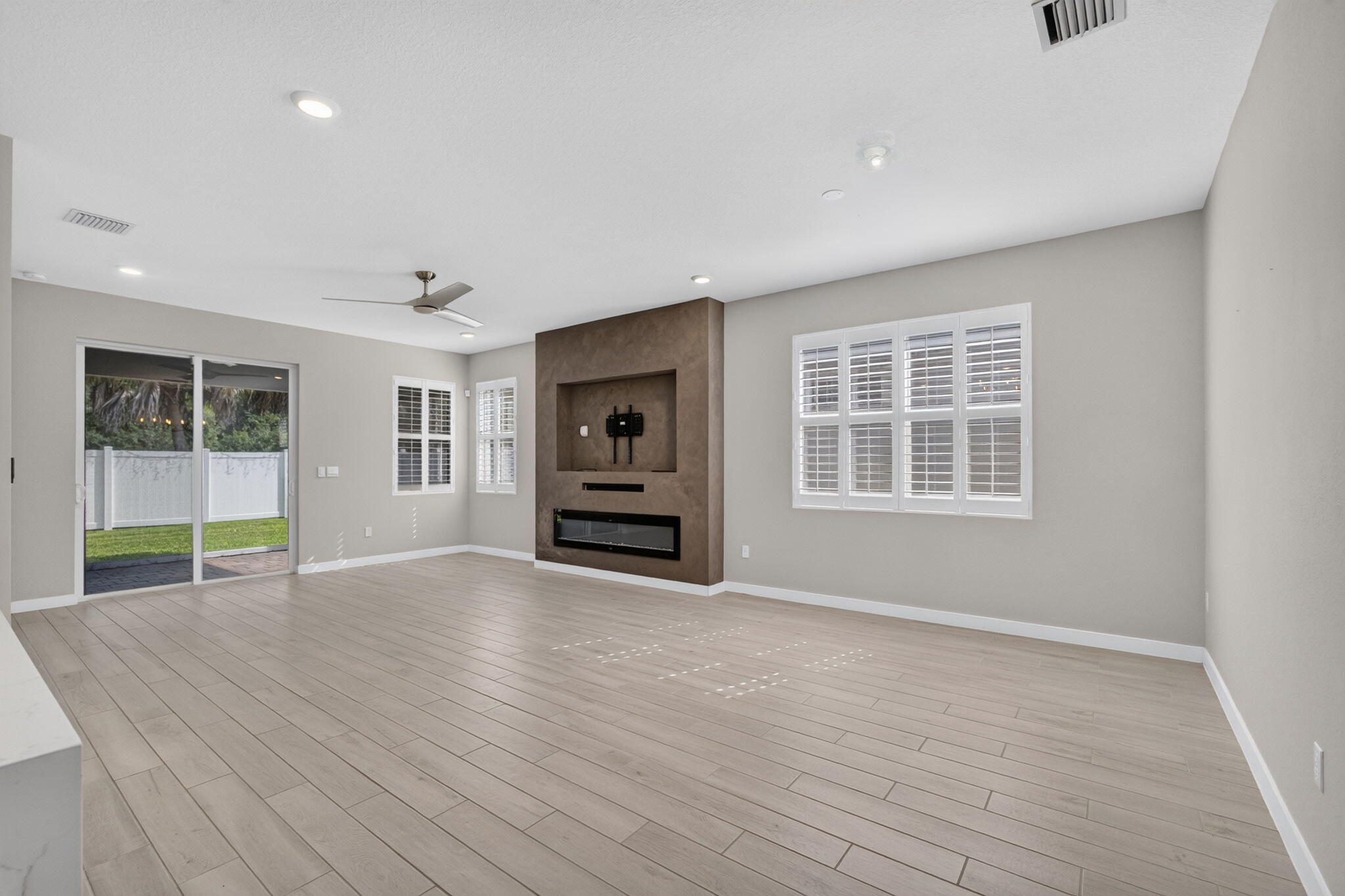 7151 Rockwood Road Jupiter, FL 33458 - Photo 13 of 74 7-web-or-mls-5D1A3220 (2)