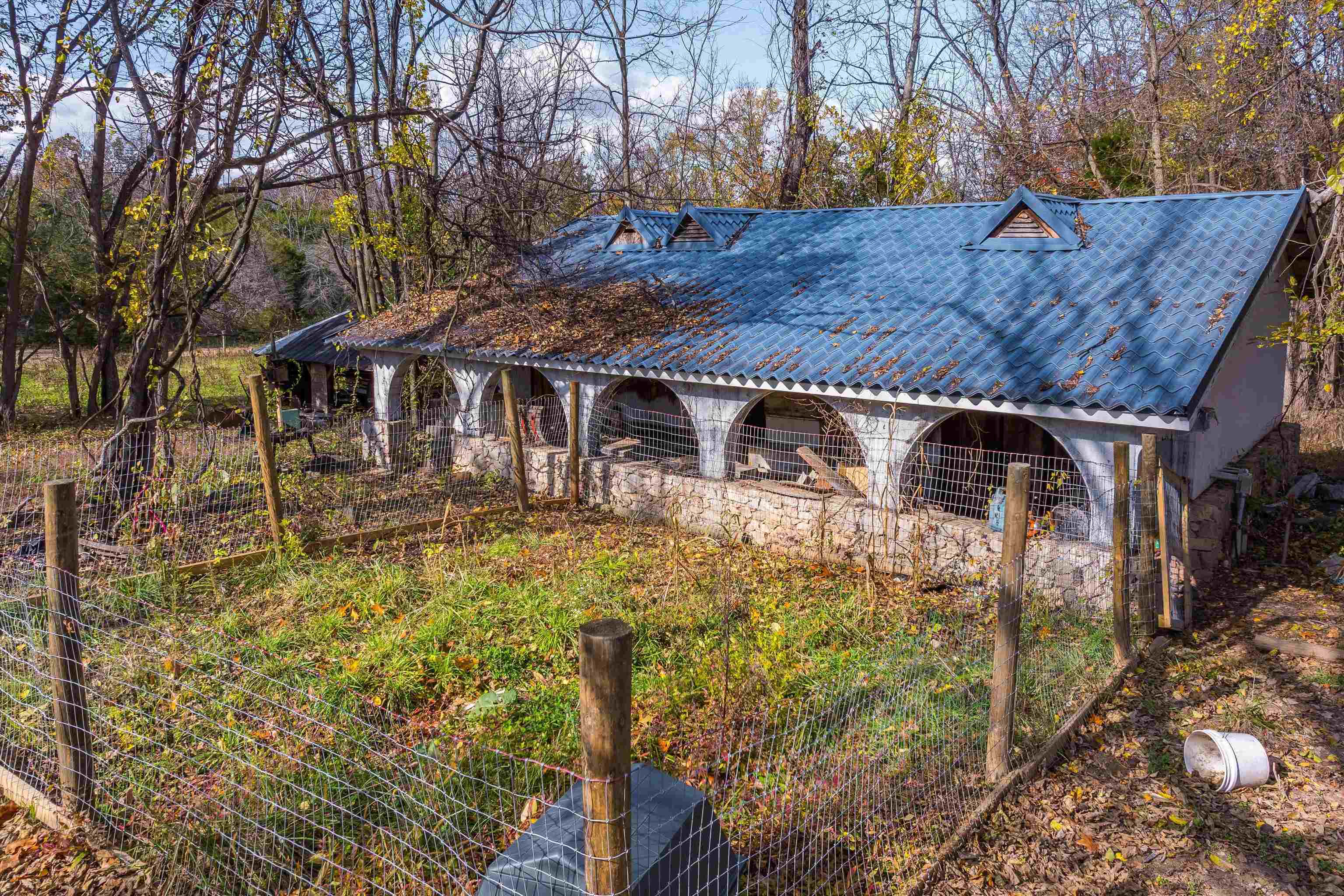 326-328 Running Pine Road Luray, VA 22835 - Photo 9 of 22 a front view of a house with garden