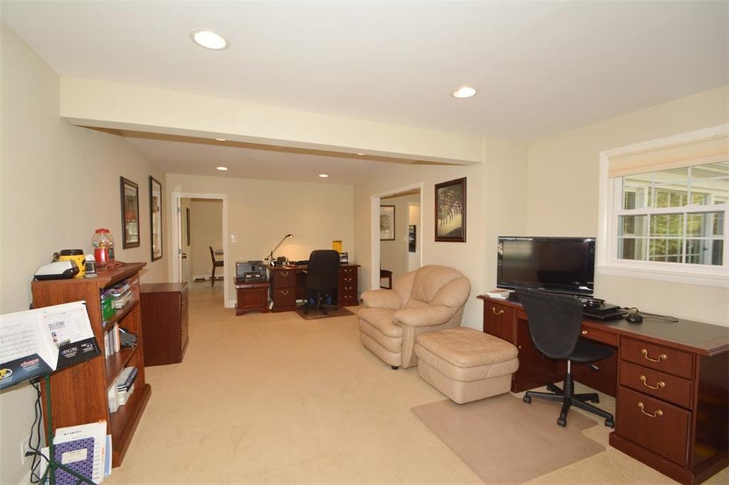 4 Bennett Road Carmel, IN 46032 - Photo 14 of 24 Gallery Image 14