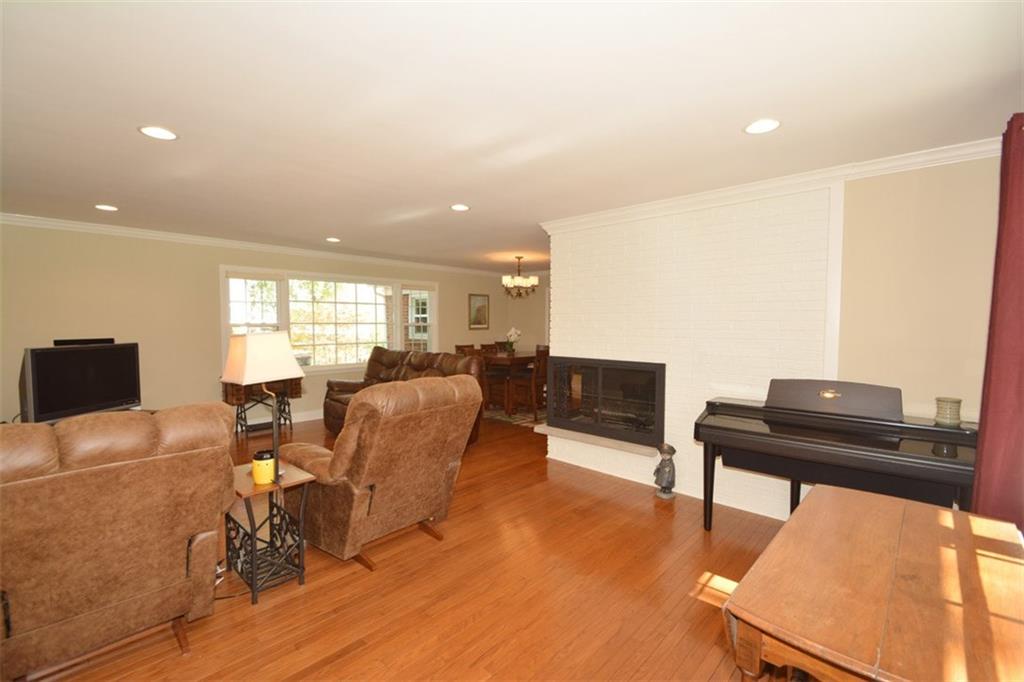 4 Bennett Road Carmel, IN 46032 - Photo 4 of 24 Gallery Image 4