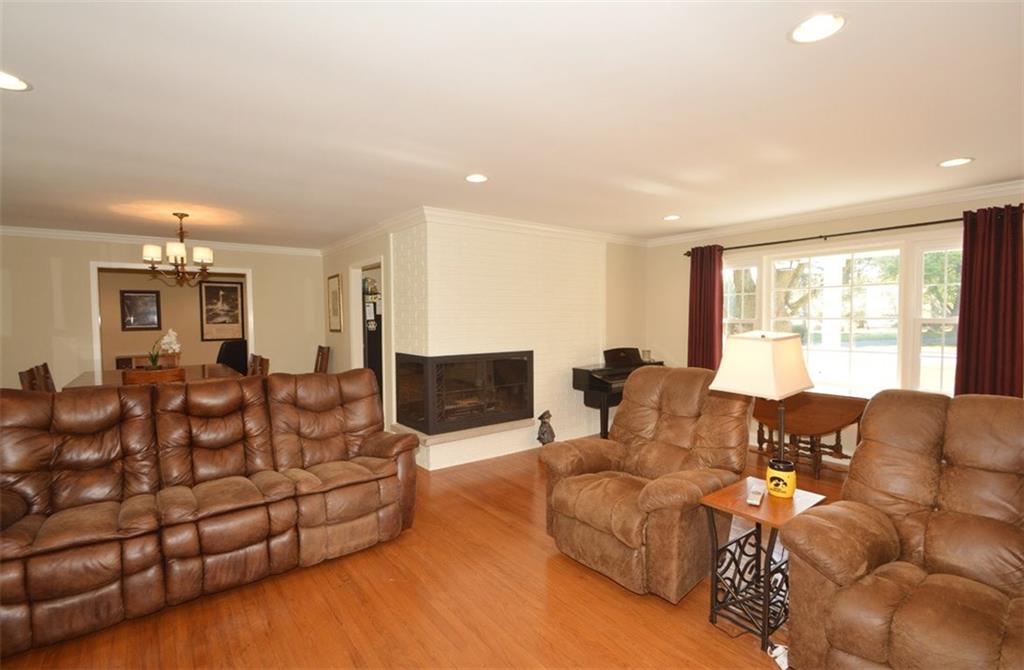 4 Bennett Road Carmel, IN 46032 - Photo 5 of 24 Gallery Image 5