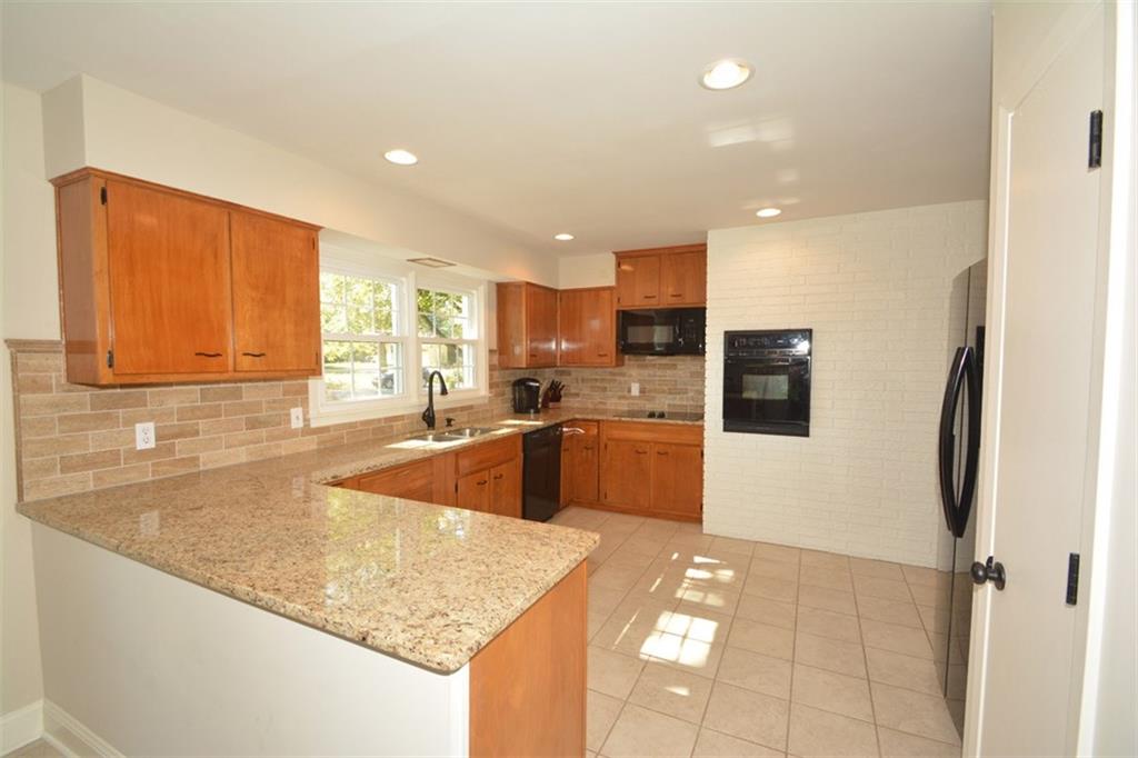 4 Bennett Road Carmel, IN 46032 - Photo 8 of 24 Gallery Image 8