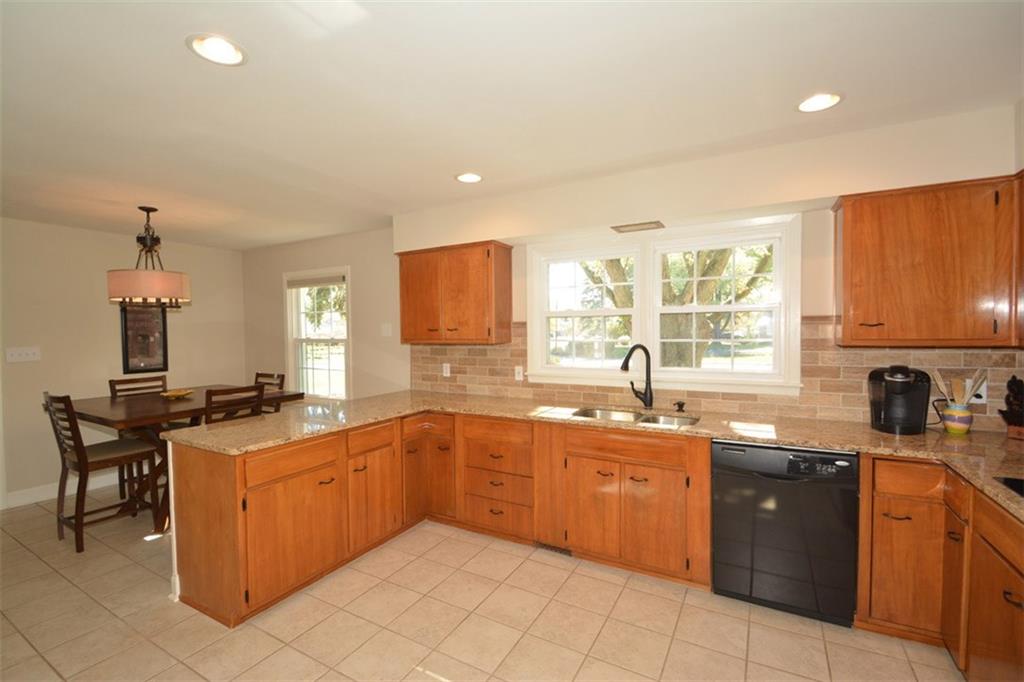 4 Bennett Road Carmel, IN 46032 - Photo 9 of 24 Gallery Image 9