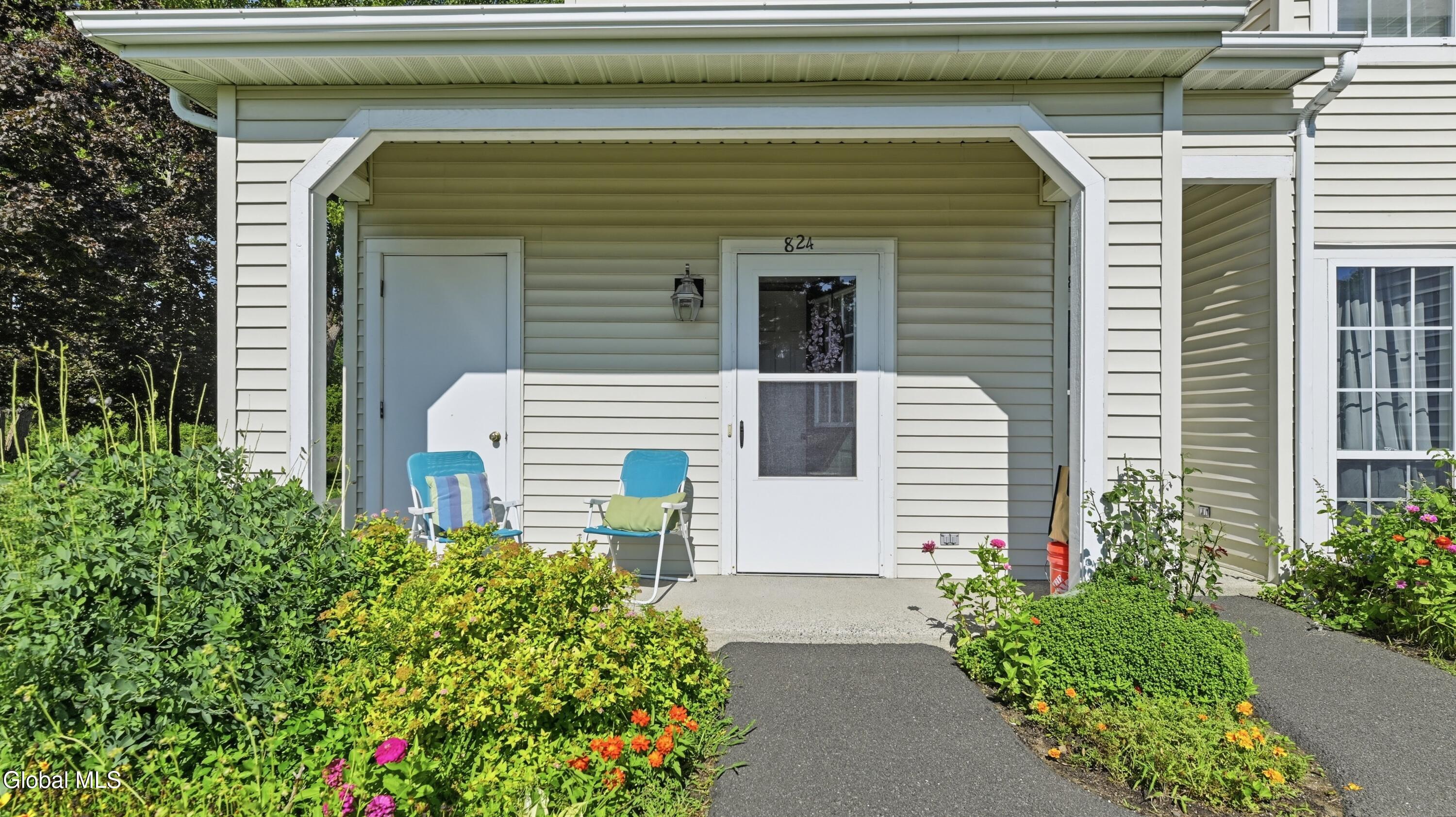824 Ridge Circle Troy, NY 12182 - Photo 1 of 17 Exterior
