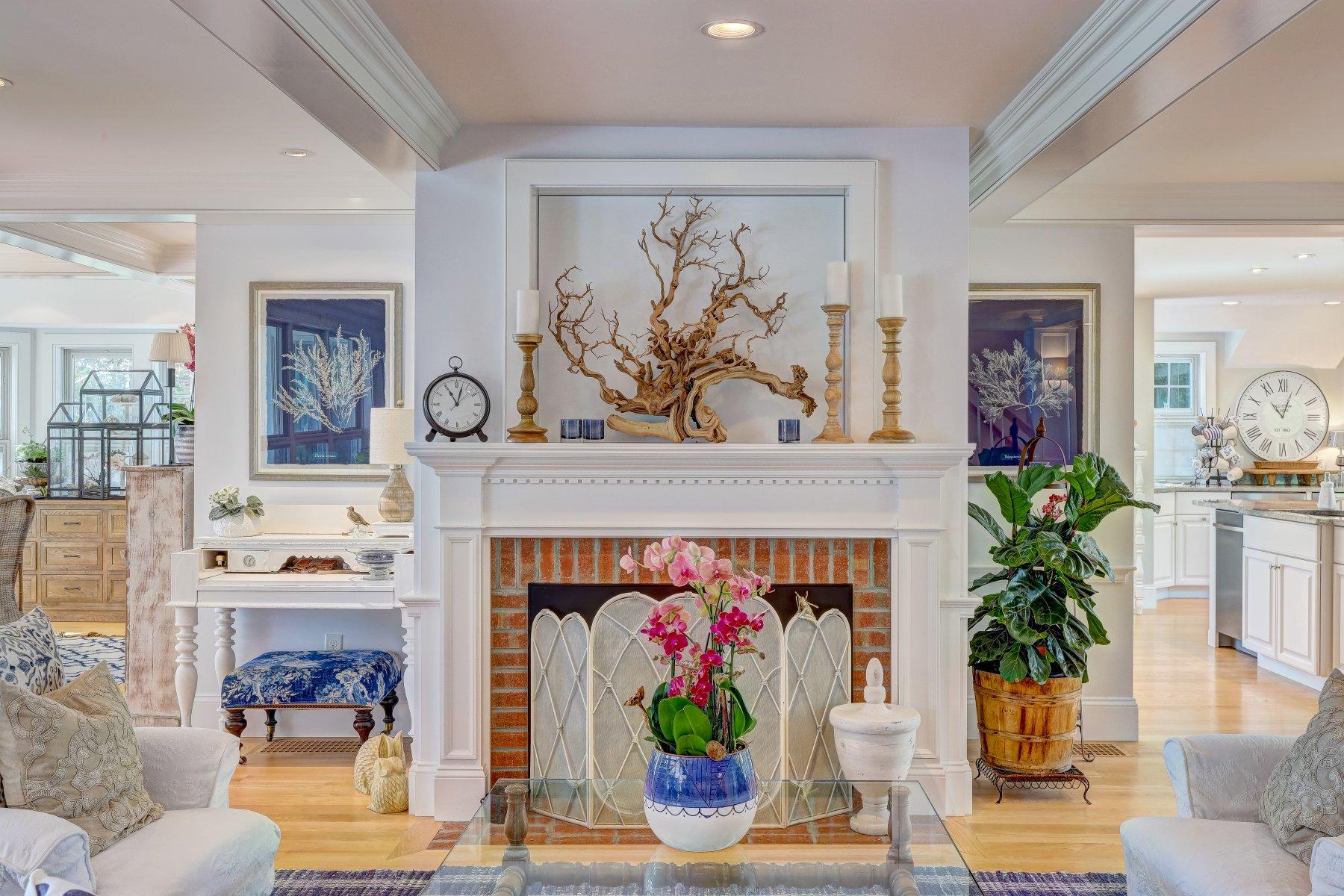 646 South Orleans Road Orleans, MA 02653 - Photo 14 of 43 a living room with furniture and painting on the wall