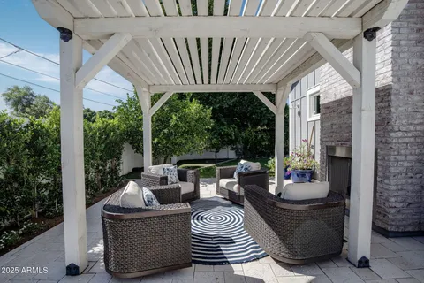 $2,250,000 | 4933 East Whitton Avenue, Phoenix, AZ 85018