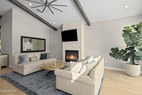 $2,250,000 | 4933 East Whitton Avenue, Phoenix, AZ 85018