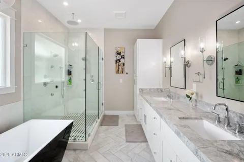 $2,250,000 | 4933 East Whitton Avenue, Phoenix, AZ 85018