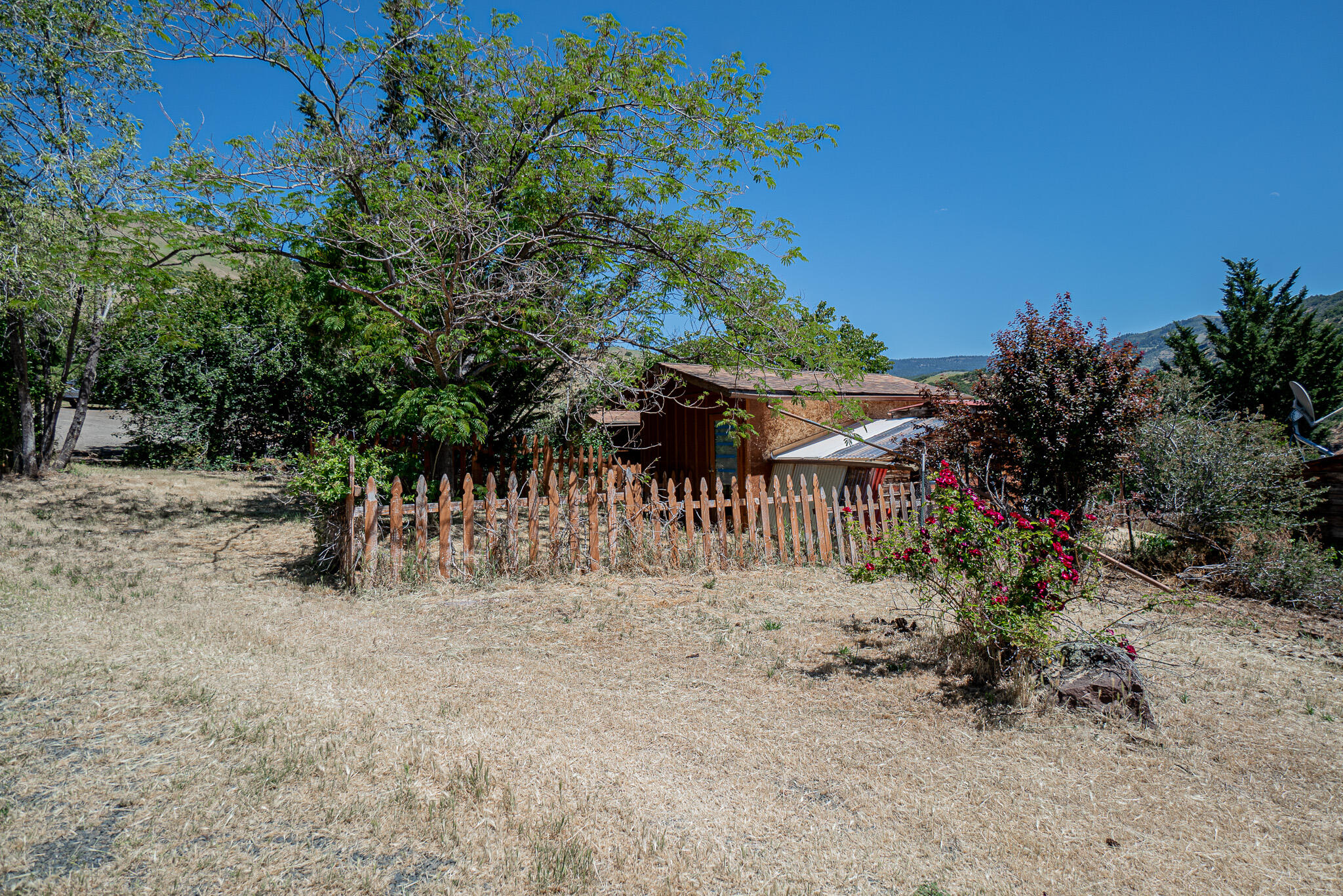 2909 Dead Indian Memorial Road Ashland, OR 97520 - Photo 46 of 75 Outbuilding Yard