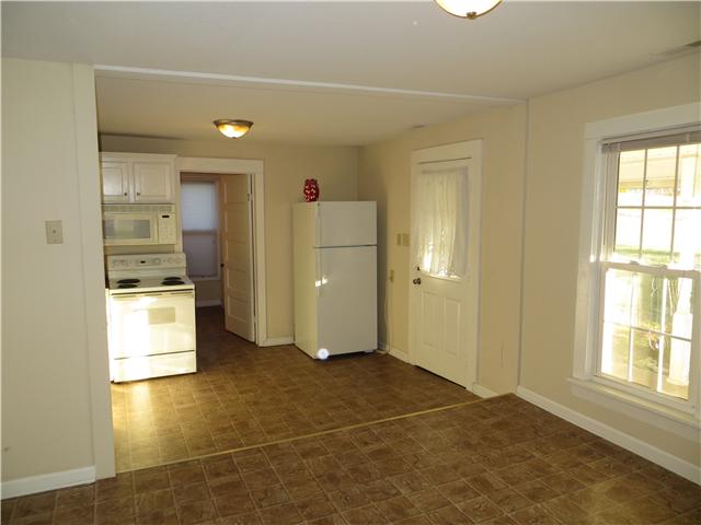 5457 Stacy Springs Road Springfield, TN 37172 - Photo 8 of 20 The rooms are large and open. The home flows very nicely.