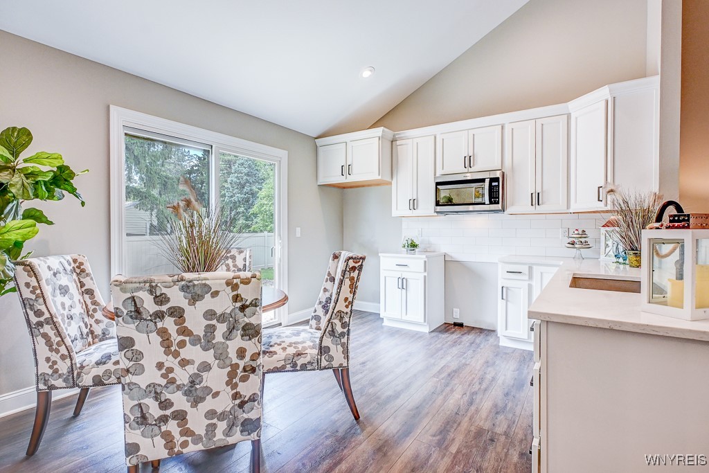 22 A Stonham Way Amherst, NY 14221 - Photo 2 of 10