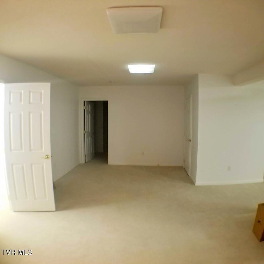 102 East Ridgefield Court Greeneville, TN 37745 - Photo 33 of 100 20241124_150115-EDIT