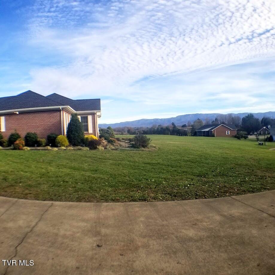 102 East Ridgefield Court Greeneville, TN 37745 - Photo 39 of 100 20241124_153237