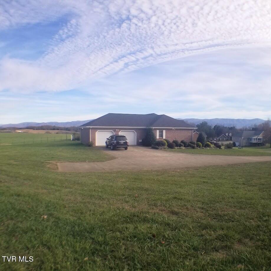 102 East Ridgefield Court Greeneville, TN 37745 - Photo 42 of 100 20241124_152334