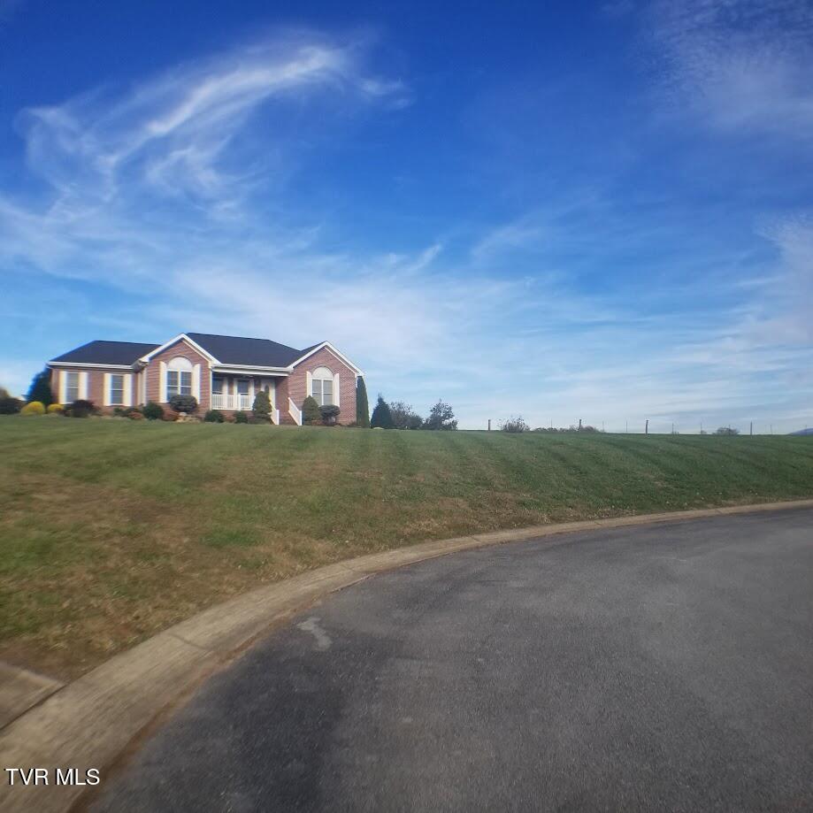 102 East Ridgefield Court Greeneville, TN 37745 - Photo 43 of 100 20241124_152946