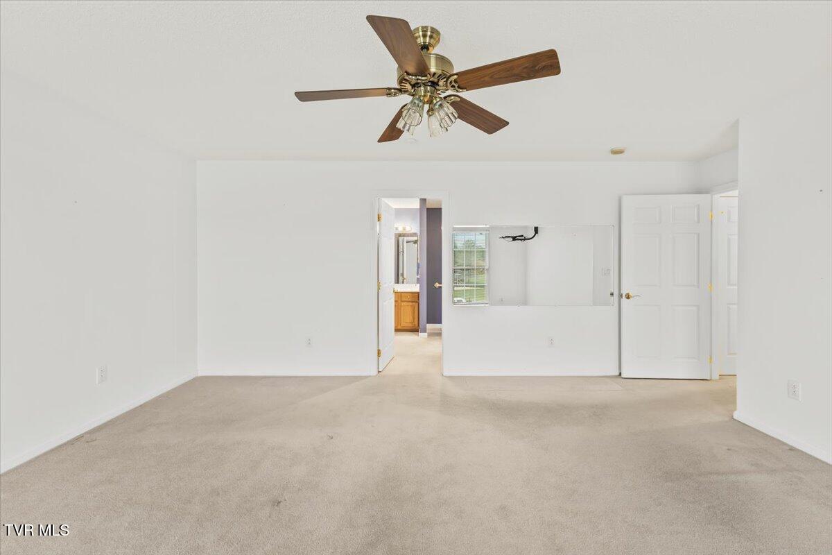 102 East Ridgefield Court Greeneville, TN 37745 - Photo 59 of 100 16-128A3936