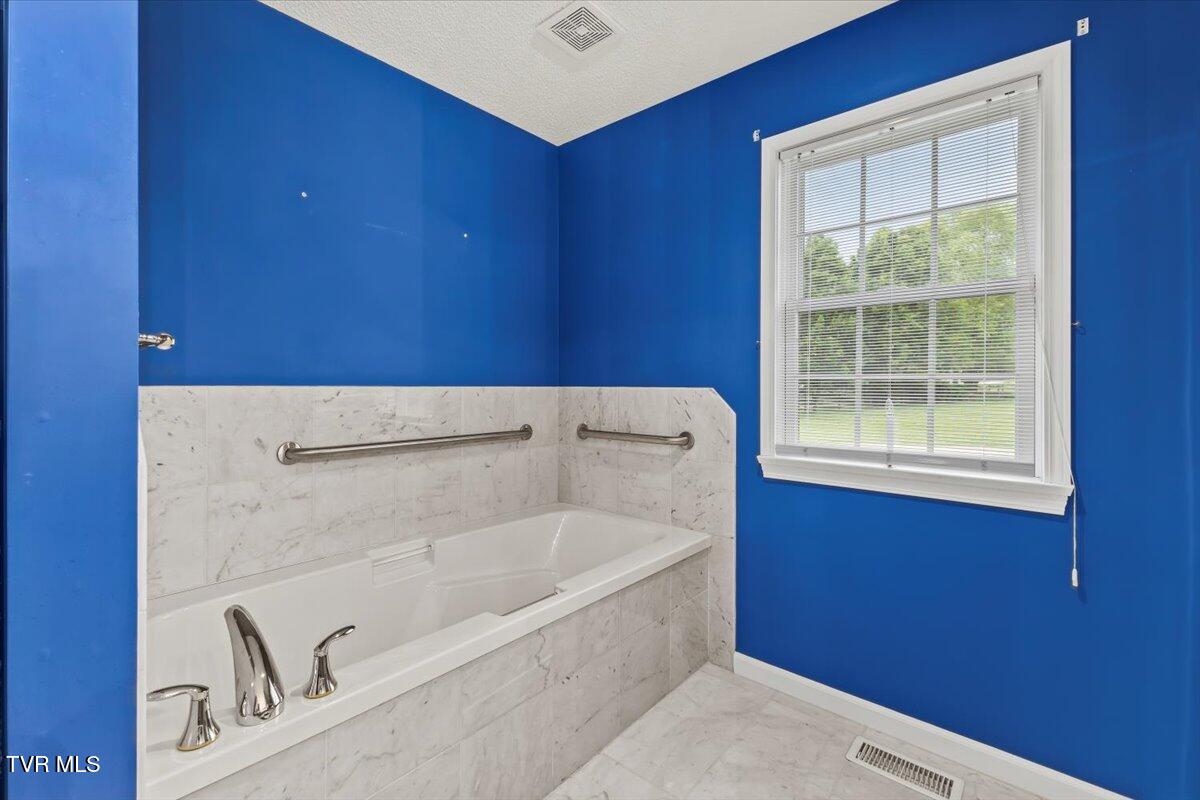 102 East Ridgefield Court Greeneville, TN 37745 - Photo 61 of 100 18-128A3943