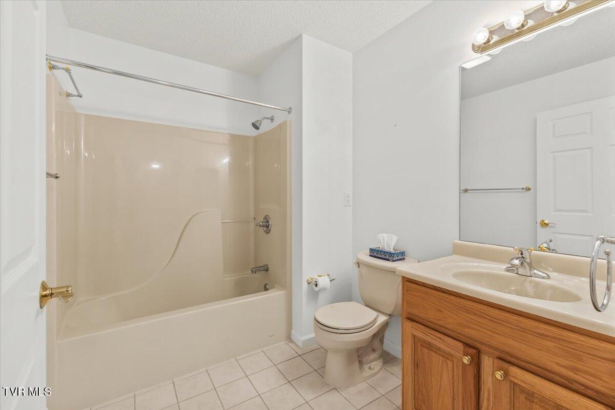 102 East Ridgefield Court Greeneville, TN 37745 - Photo 70 of 100 27-128A3971