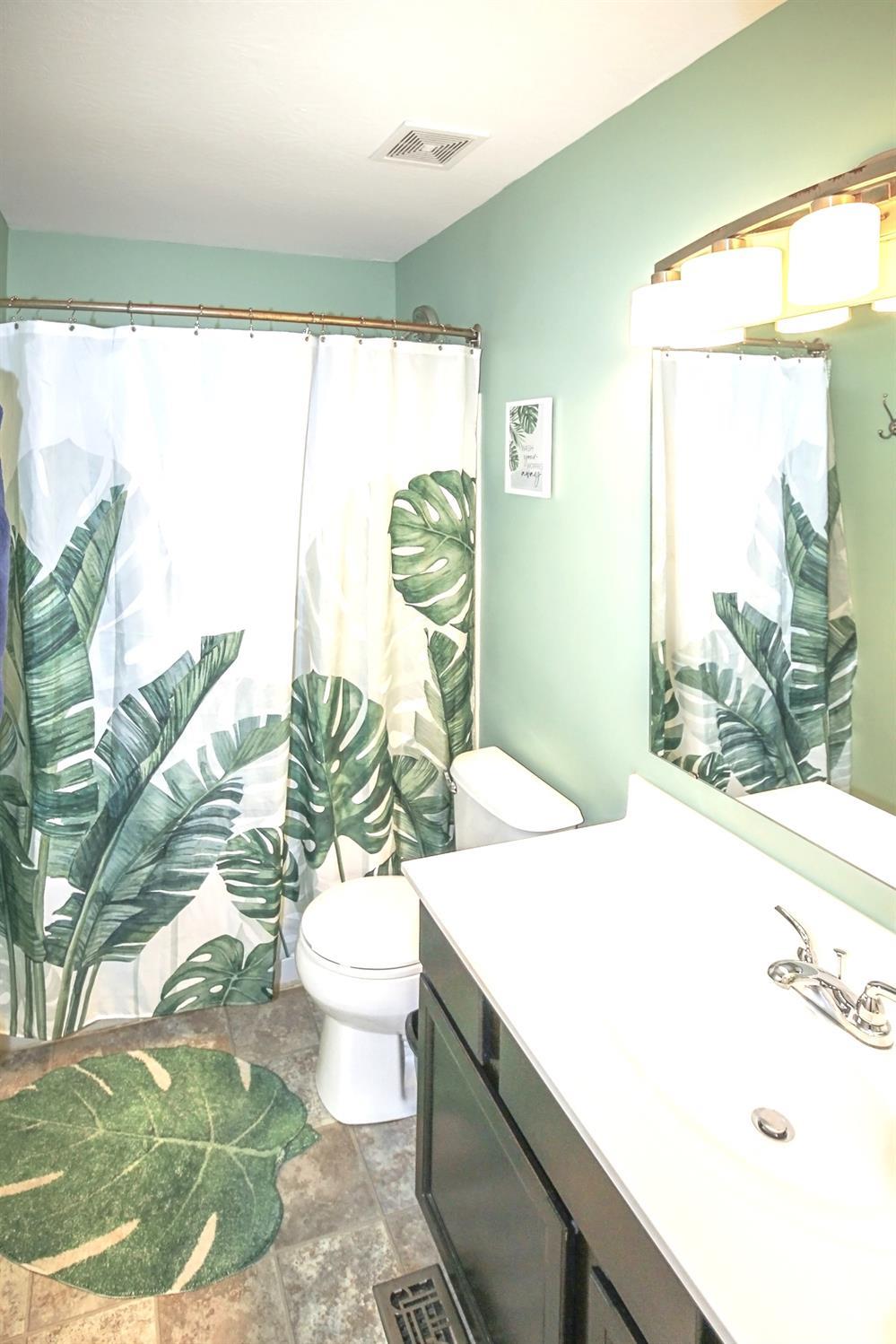80 Wooded Ridge Drive Amelia, OH 45102 - Photo 27 of 46 Primary Full Bathroom (Tub/Shower)