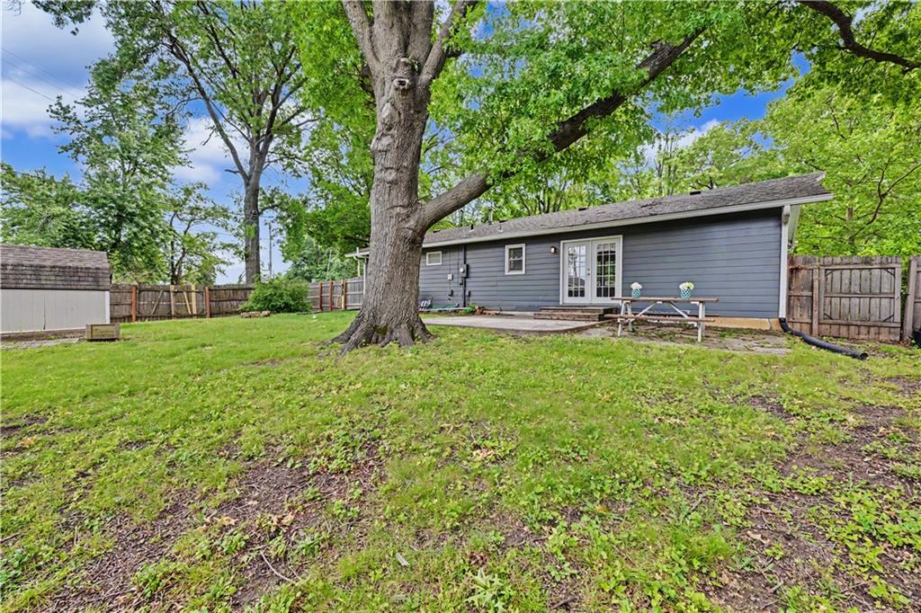 2220 Learnard Avenue Lawrence, KS 66046 - Photo 32 of 37