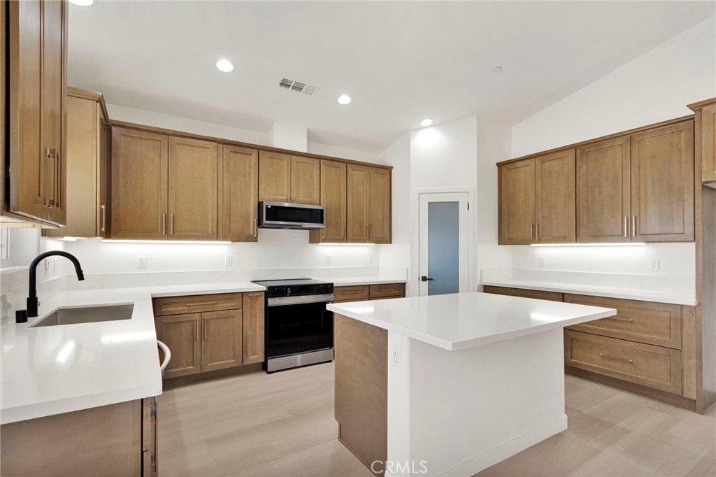 20112 Sahale Road Apple Valley, CA 92307 - Photo 12 of 67