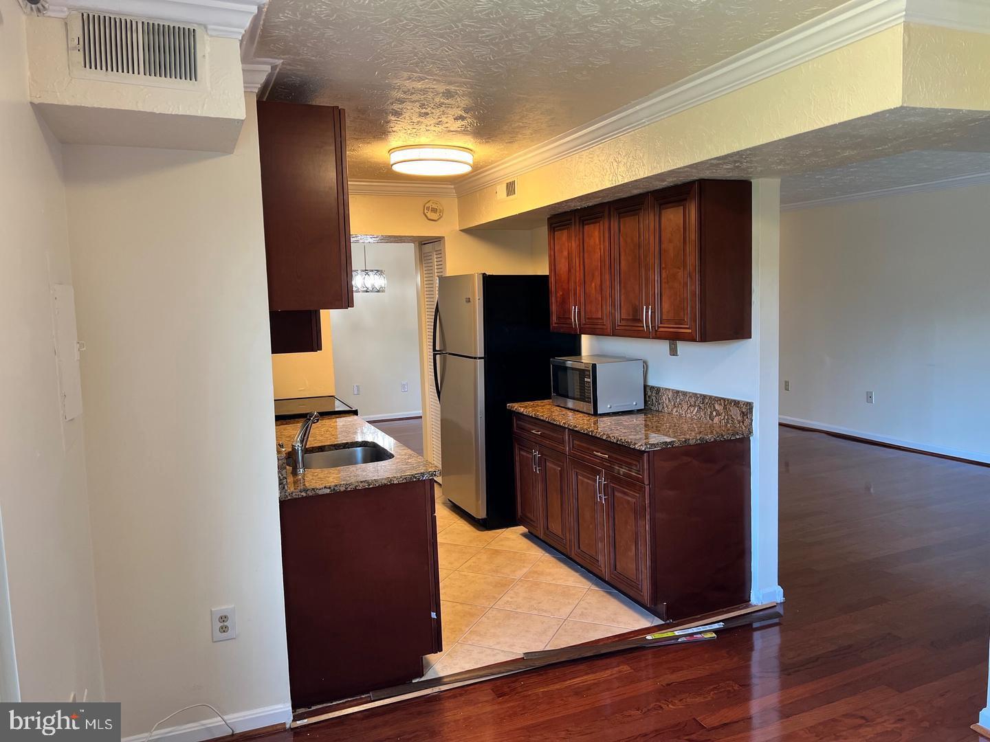 7927 Mandan Road, Unit 301 Greenbelt, MD 20770 - Photo 7 of 20 Kitchen view