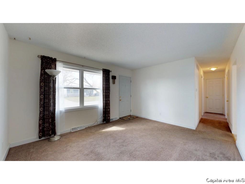 3009 Sandgate Road Springfield, IL 62702 - Photo 3 of 32