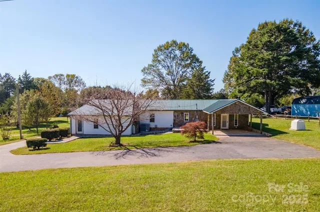 $249,900 | 2274 Deerfield Drive, Maiden, NC 28650