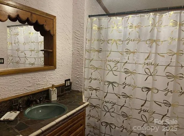 $249,900 | 2274 Deerfield Drive, Maiden, NC 28650