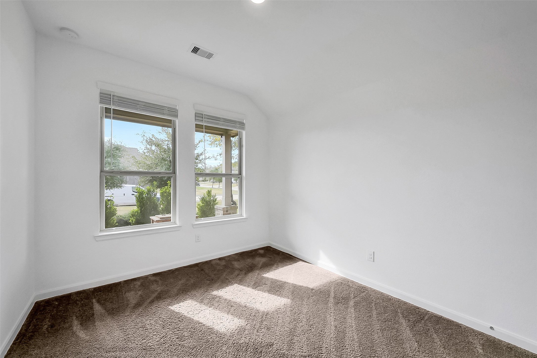 1004 Bulwark Crosby, TX 77532 - Photo 20 of 29 an empty room with a window