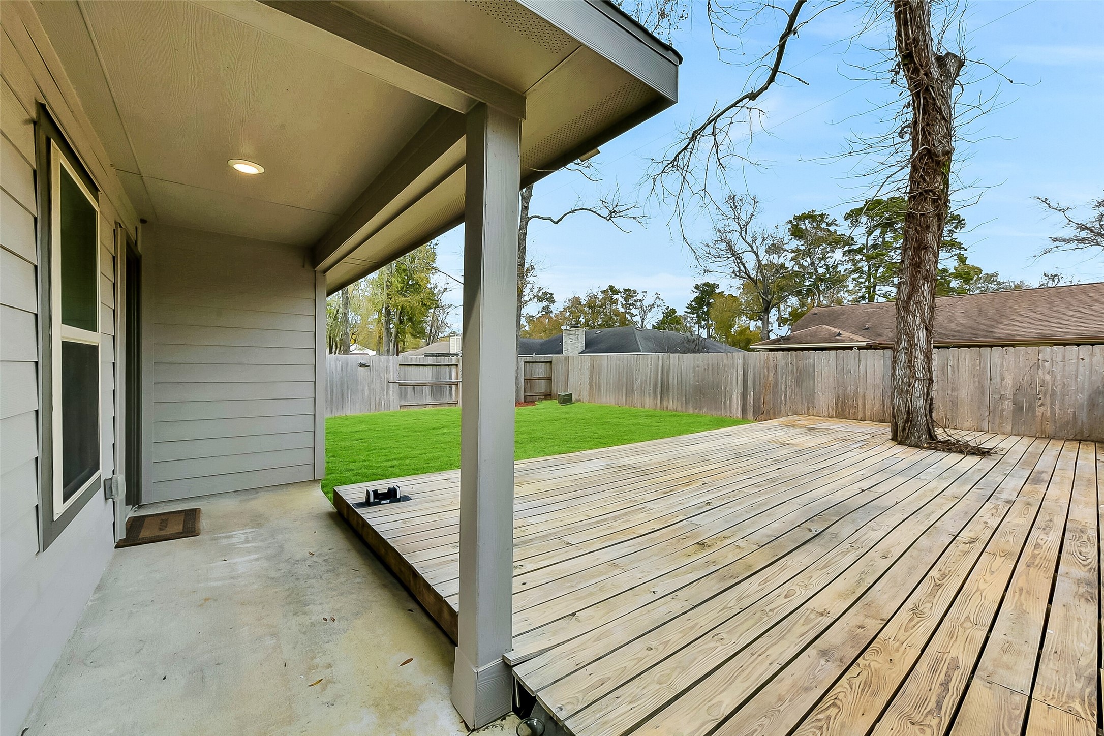 1004 Bulwark Crosby, TX 77532 - Photo 25 of 29 a view of a backyard
