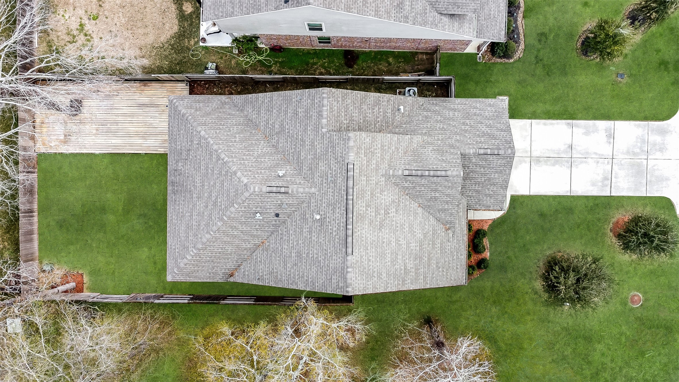 1004 Bulwark Crosby, TX 77532 - Photo 27 of 29 a view of outdoor space and yard