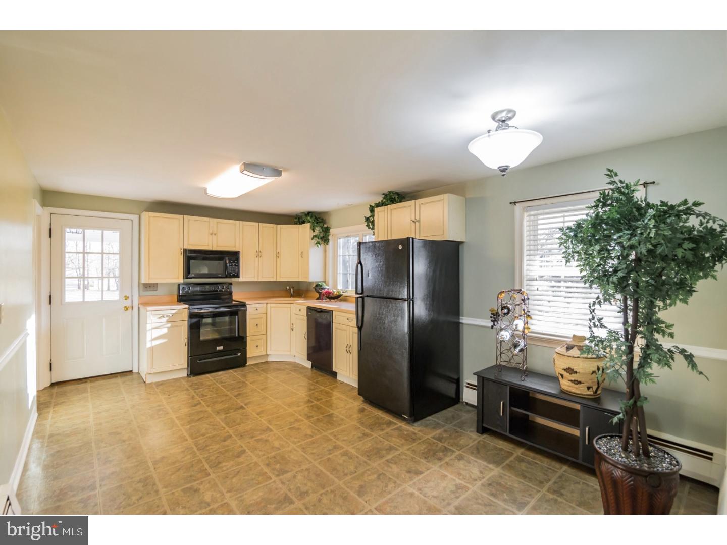 158 Ruth Road Harleysville, PA 19438 - Photo 11 of 24 Kitchen