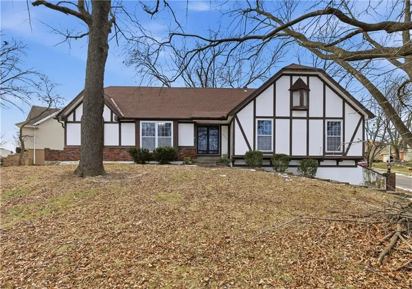 $329,900 | 7922 North Northwood Road, Kansas City, MO 64151